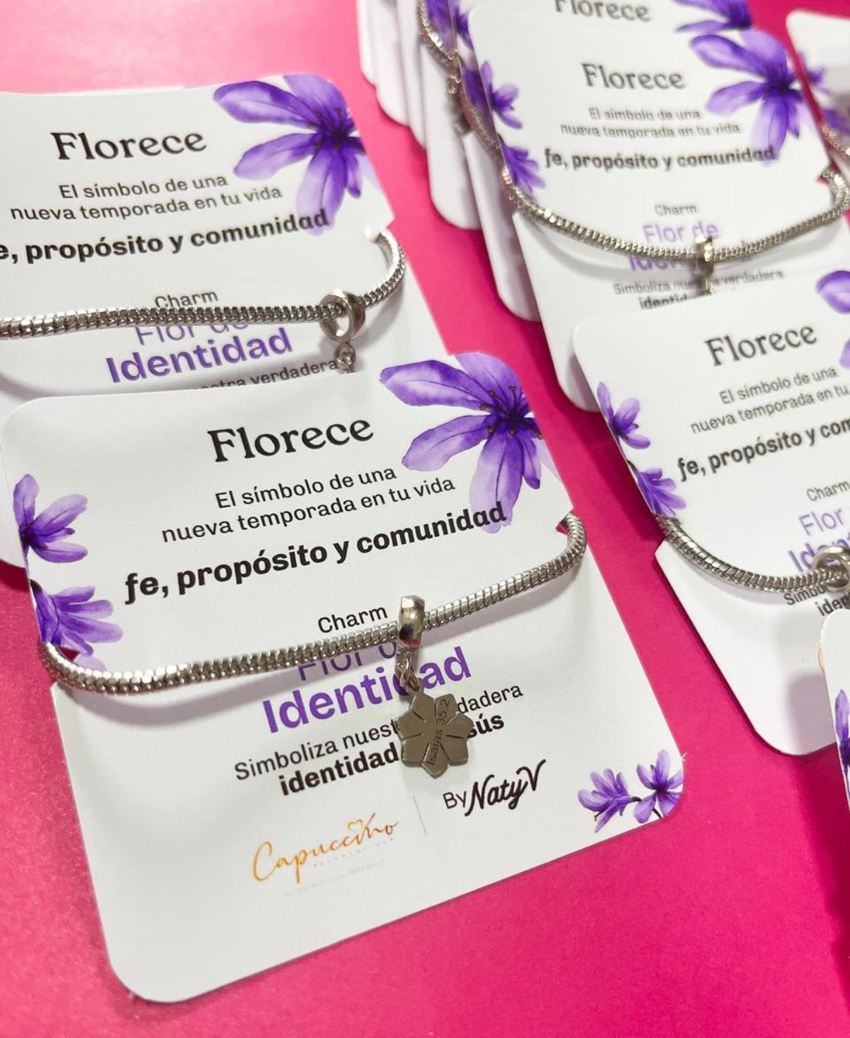 CHARMS FLORECE NATURAL – COLECCIÓN 2025